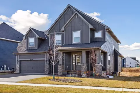 4276 Picket Way, Woodbury, MN 55129