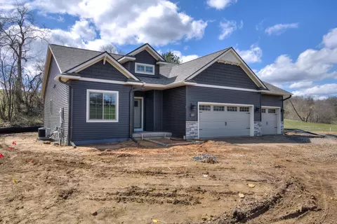 1127 18th St SE, Menomonie, WI 54751