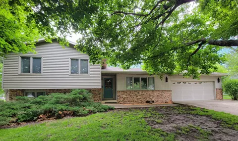 409 Belmont St, Lakefield, MN 56150