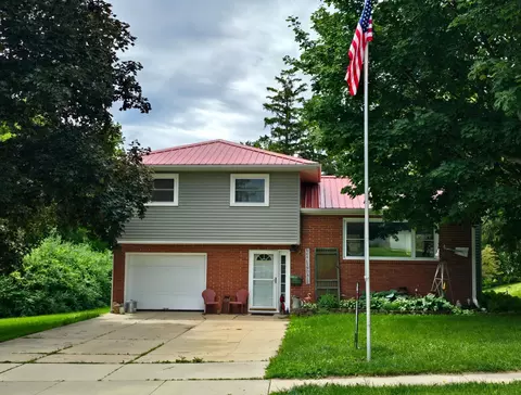 504 Lyndale Ave, Spring Valley, MN 55975