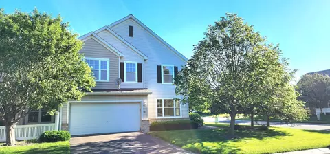 5035 Holly Ln N #404, Plymouth, MN 55446