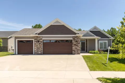 5460 Ridgeview Dr NW, Rochester, MN 55901