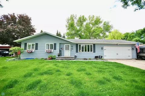 1544 22nd Ave S, Fargo, ND 58103