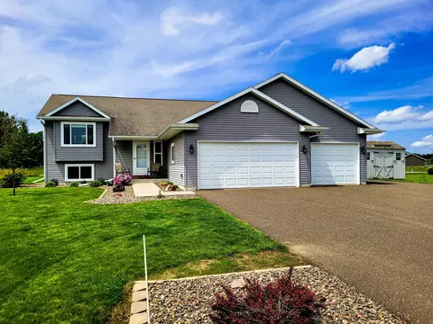 4416 114th St, Lake Hallie, WI 54729