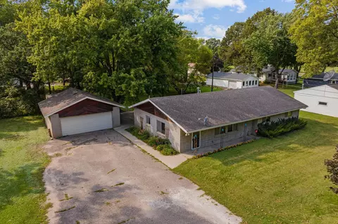 1585 SW 28th St, Owatonna, MN 55060