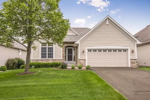 10555 Hawthorn Ct, Woodbury, MN 55129