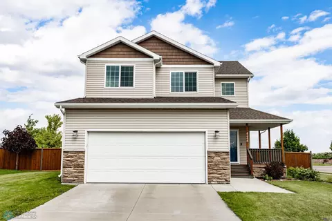 4248 19th St S, Moorhead, MN 56560
