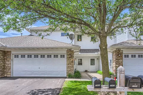 7567 6th St N, Oakdale, MN 55128