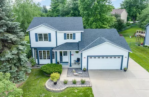 8853 Rainier Dr, Woodbury, MN 55125