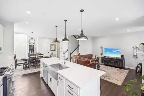 8129 Cottonwood Ln N, Maple Grove, MN 55369