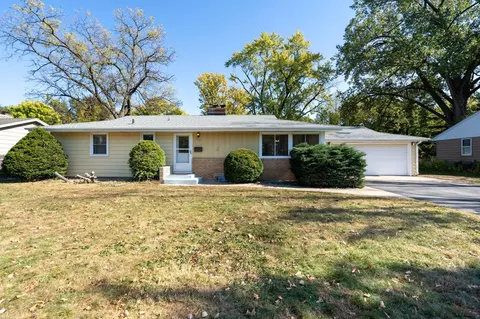 9525 Grand Ave S, Bloomington, MN 55420