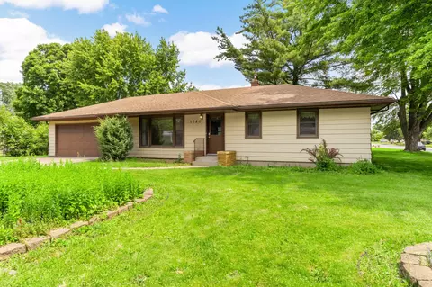 1780 Dellwood Ave, Roseville, MN 55113