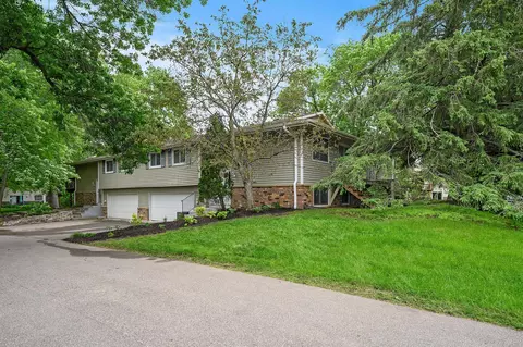 3668 Kolstad Rd, Eagan, MN 55123 photo 4