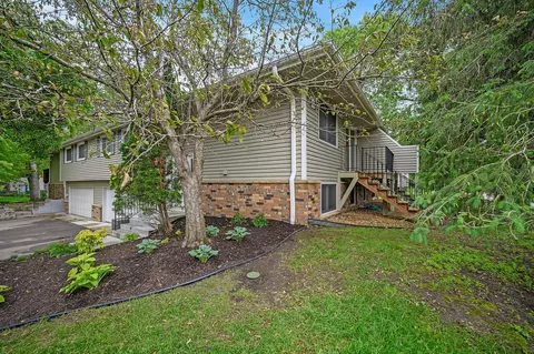 3668 Kolstad Rd, Eagan, MN 55123 photo 5