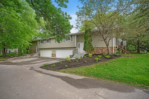 3668 Kolstad Rd, Eagan, MN 55123 photo 3