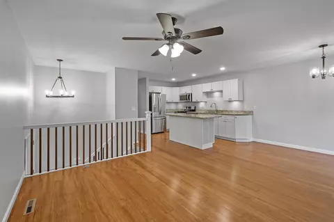 3668 Kolstad Rd, Eagan, MN 55123 photo 9