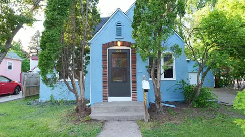 221 Annapolis St W, West Saint Paul, MN 55118