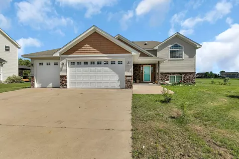 910 Kelsey Ave, Clearwater, MN 55320