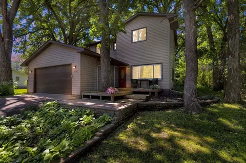 824 W River St, Monticello, MN 55362