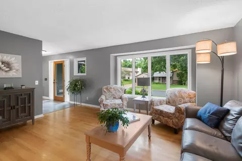 2237 James St, Eagan, MN 55122 photo 10