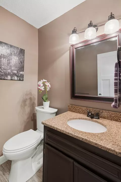 2237 James St, Eagan, MN 55122 photo 11