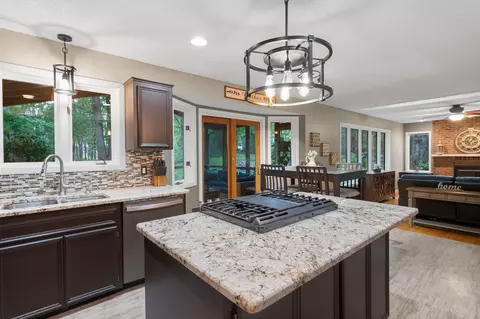 2237 James St, Eagan, MN 55122 photo 5