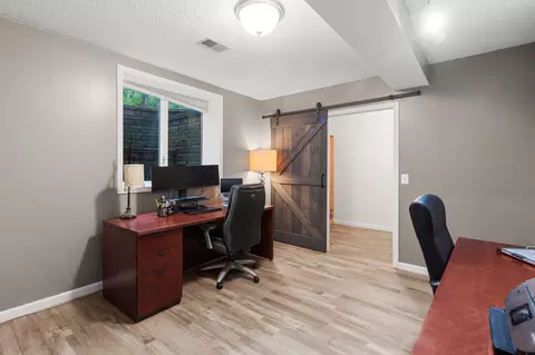 2237 James St, Eagan, MN 55122 photo 22