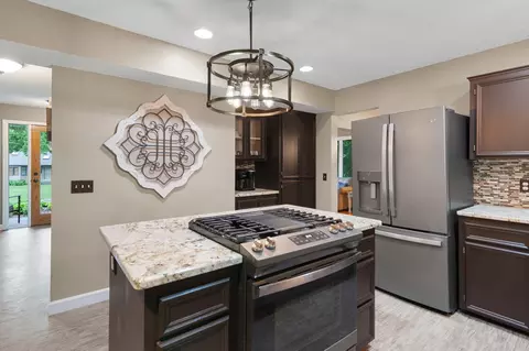 2237 James St, Eagan, MN 55122 photo 6