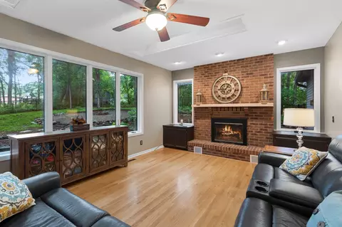 2237 James St, Eagan, MN 55122 photo 2