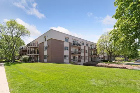 2800 Hillsboro Ave N #124, New Hope, MN 55427