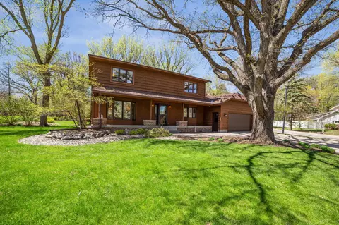 385 Edgewood Dr, Glencoe, MN 55336