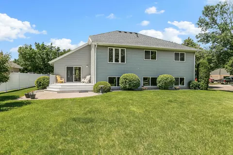 2206 Viking Dr, Saint Cloud, MN 56301 photo 2