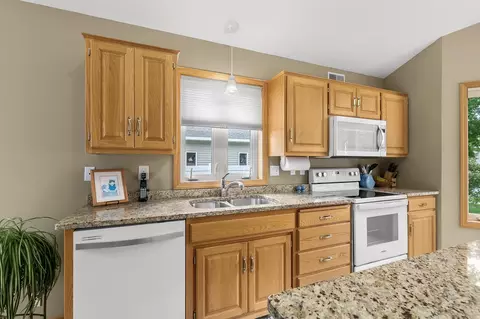 2206 Viking Dr, Saint Cloud, MN 56301 photo 8