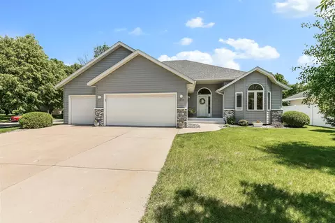 2206 Viking Dr, Saint Cloud, MN 56301
