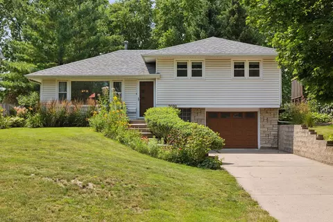 3030 Harding St NE, Saint Anthony, MN 55418