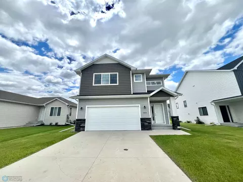 4523 Blue Stem Way, Moorhead, MN 56560