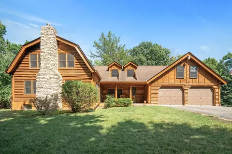 29495 Ivywood Trl, Chisago City, MN 55013