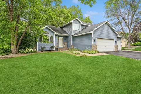 8663 Rosewood Ln N, Maple Grove, MN 55369