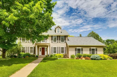 1271 Woodcrest Ave, Shoreview, MN 55126