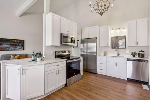 11012 Trail West Rd, Bloomington, MN 55437