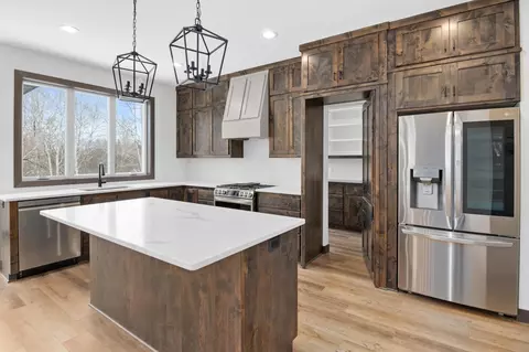 21442 Cottonwood St NW, Oak Grove, MN 55011