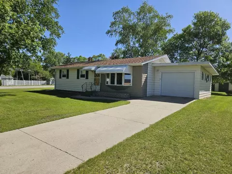 409 Richwood Rd, Detroit Lakes, MN 56501