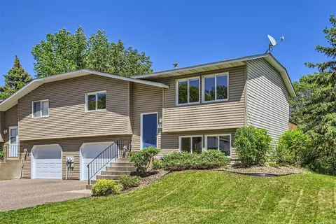 2307 Granada Ave N, Oakdale, MN 55128