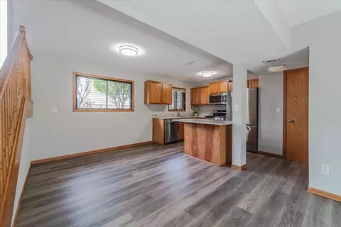 3249 Dodd Ln, Eagan, MN 55121 photo 4