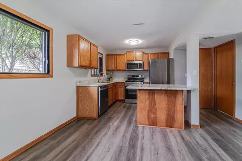 3249 Dodd Ln, Eagan, MN 55121 photo 7
