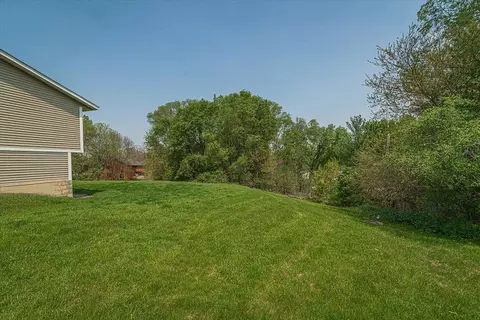 3249 Dodd Ln, Eagan, MN 55121 photo 23