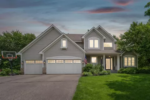 3889 Jamestown Curv, Woodbury, MN 55129