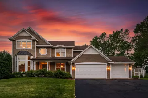 7066 Harrison Hill Trl, Chanhassen, MN 55317