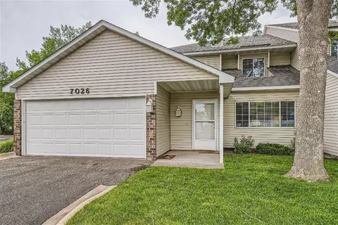 7026 19th St N #7, Oakdale, MN 55128