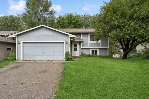 94 6 12 St NW, Elk River, MN 55330